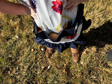 Load image into Gallery viewer, Egg Apron Full Length Chicken Print